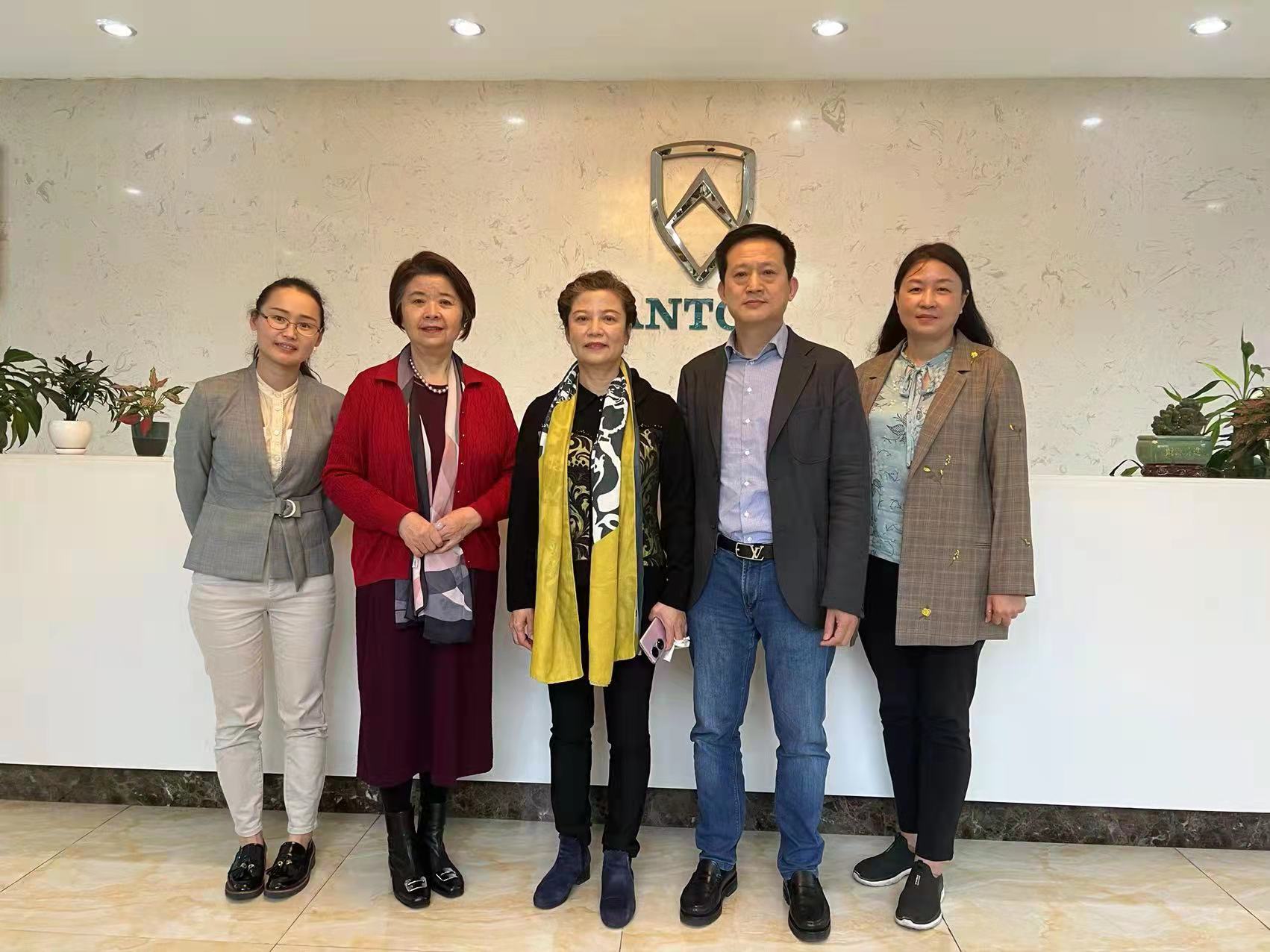 深圳市健康產(chǎn)業(yè)類協(xié)會蒞臨安拓浦參觀交流